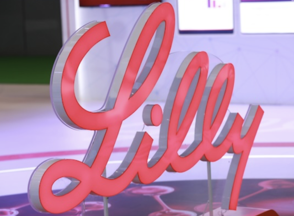 王毅同荷兰外交大臣贝伦德森通电话